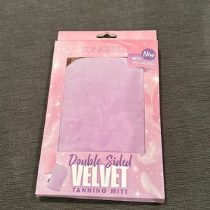 Sunkissed Double sided velvet tanning mit washcloth NWT